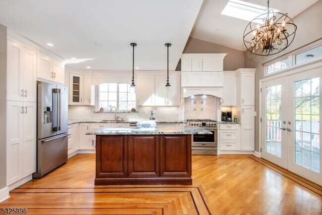 Building Photo - 305 Quaker Church Rd