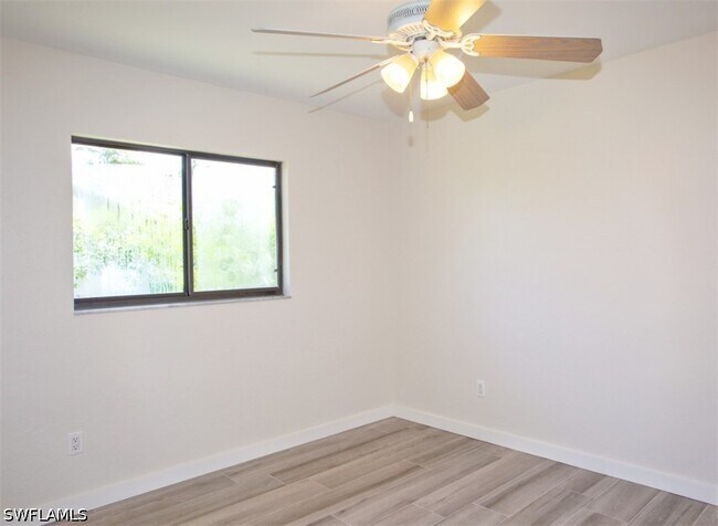 Building Photo - 4053 Seaoats Ln