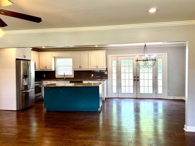 Building Photo - Sharon Hills Neighborhood