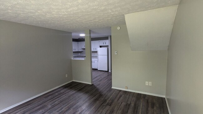 Building Photo - MN Cedar Village (809)