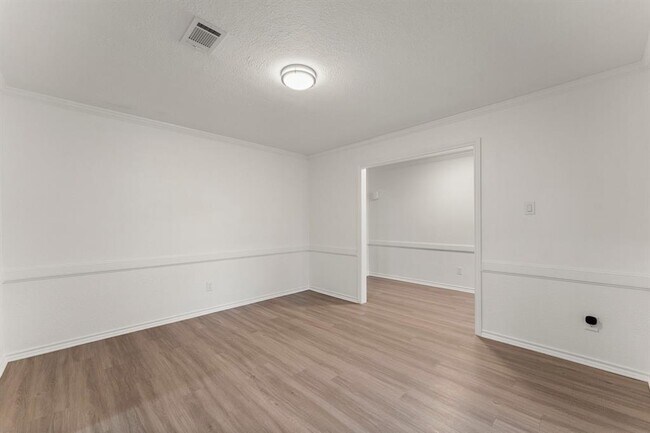 Building Photo - 14826 N Eldridge Pkwy