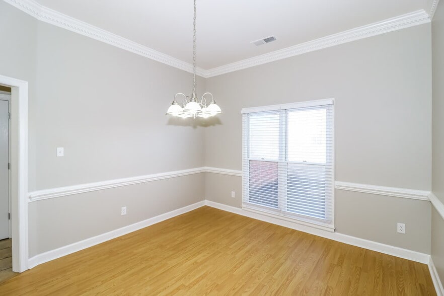 Building Photo - 8901 Raspberry Ln