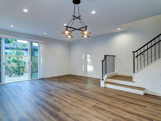 Building Photo - Fantastic 2 story Farm Home 4 bedrooms – 2...