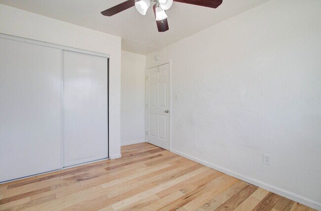 Building Photo - 1501 E Roosevelt St