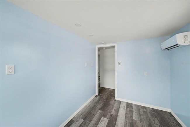 Building Photo - 38250 13th Ave