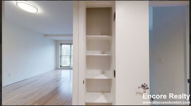 Building Photo - 1085 Boylston St