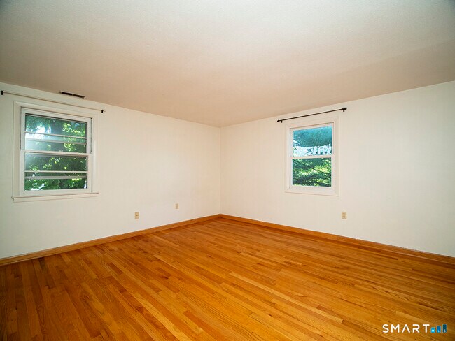 Building Photo - 38 Landin St