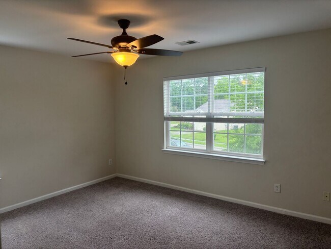 Building Photo - Spacious 5-Bedroom Home with First-Floor P...