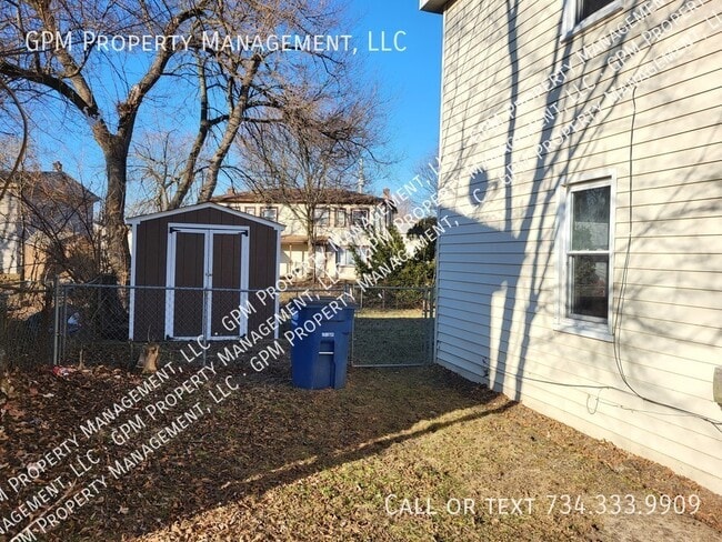 Building Photo - 2210 Delton Ct