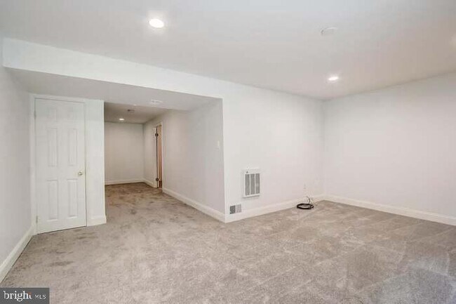 Building Photo - 9351 Pan Ridge Rd