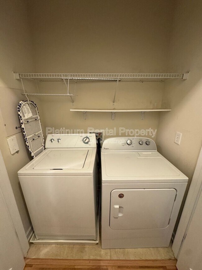 Building Photo - 4805 W Village Way