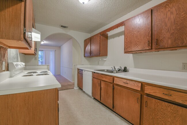 Building Photo - 23027 Banquo Dr