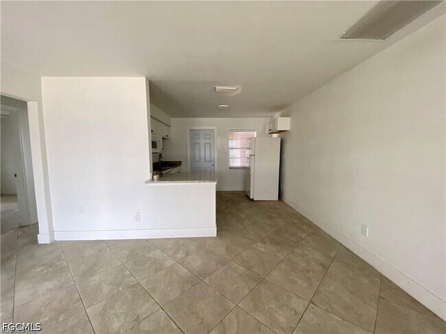 Building Photo - 4819 Marine Dr