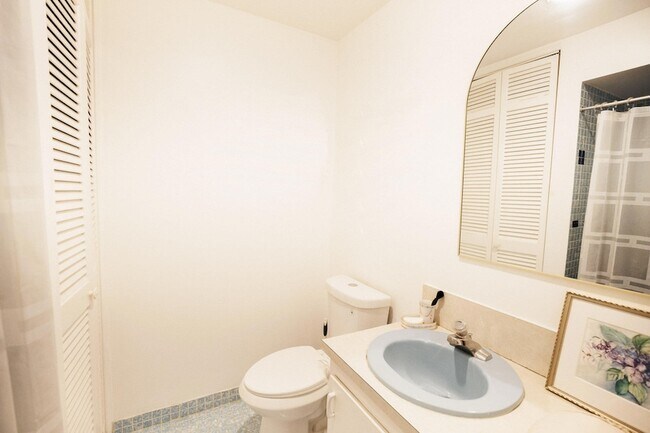 Building Photo - 2403 Lowson Blvd