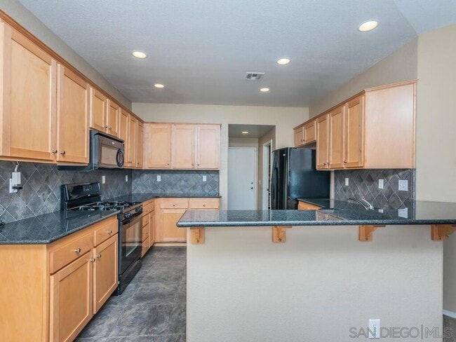 Building Photo - 425 S Meadowbrook Dr