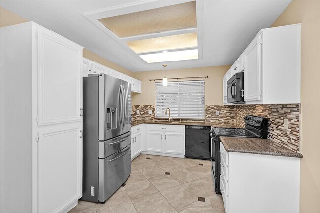 Building Photo - 9019 Driftstone Dr