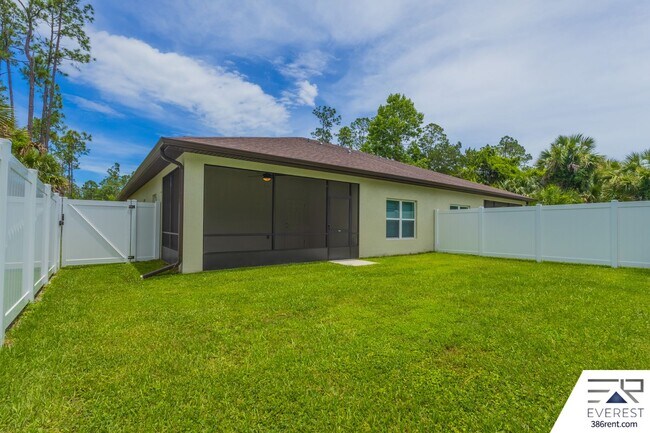 Building Photo - Modern 3-Bed, 2-Bath Townhome with Private Yard & 2-Car Garage