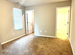 Building Photo - 1319 Kirkman St