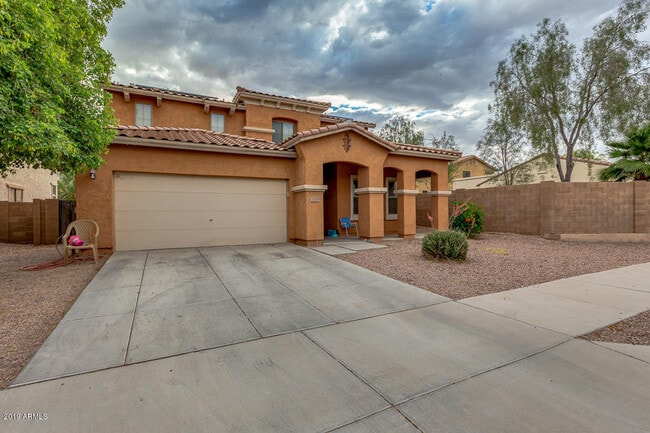 Building Photo - Charming 5 Bed 3 Bath Tolleson Home with Solar!!