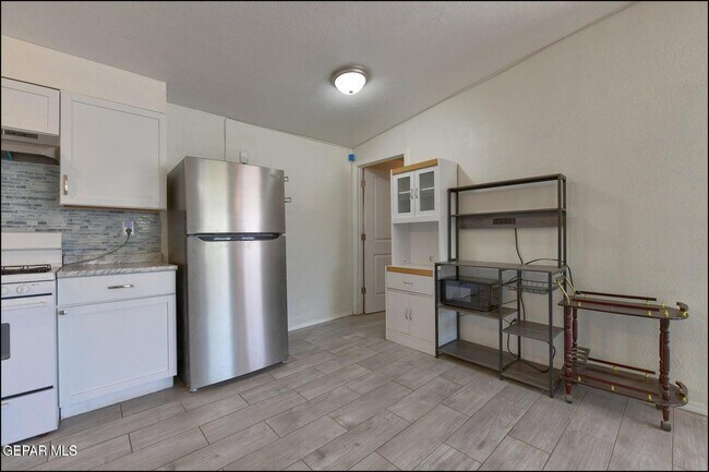 Building Photo - 5726 Dearborne Dr