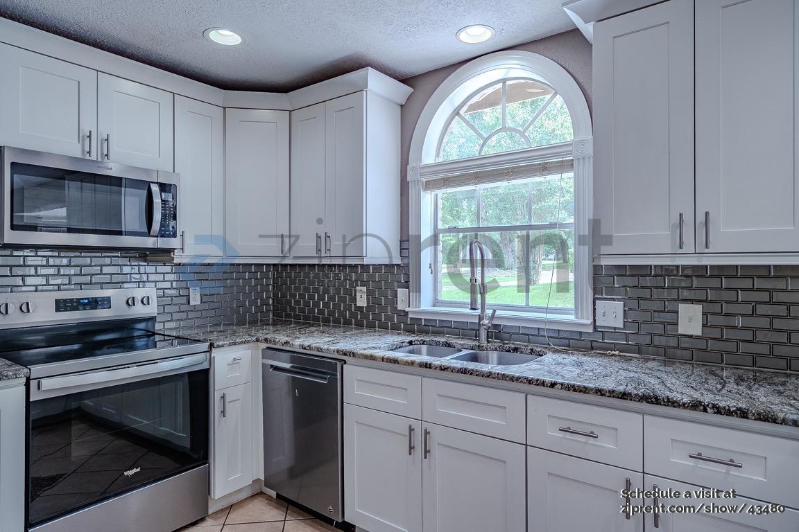 Building Photo - 665 Ravensworth Dr