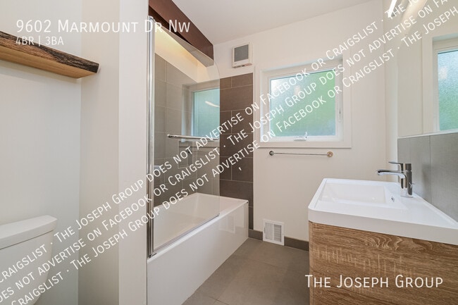 Building Photo - 9602 Marmount Dr NW