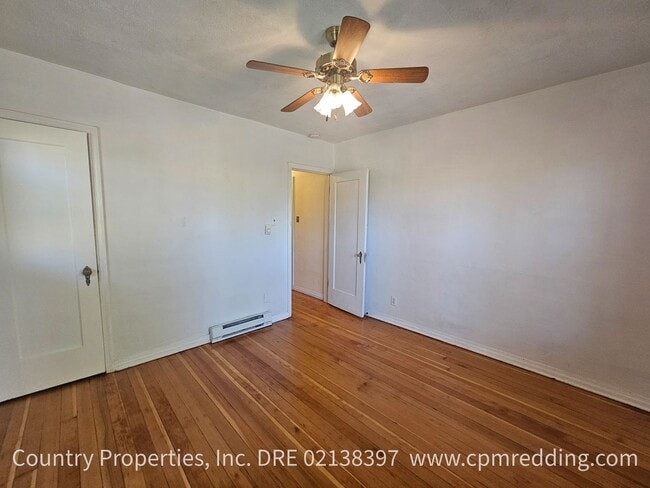 Building Photo - Available Now! Downtown 3-Bedroom with Old World Charm and Modern Amenities!