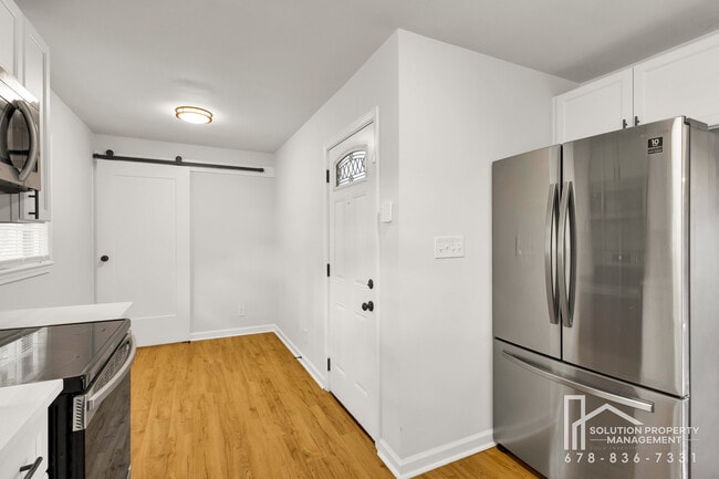 Building Photo - 1870 Gherry Dr