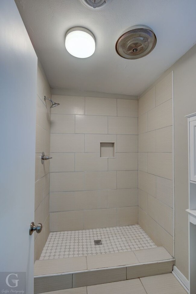 Building Photo - Rental Property