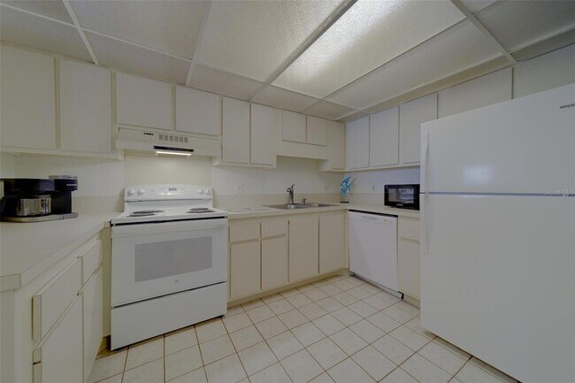 Building Photo - 51 Island Way