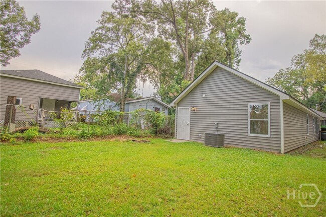 Building Photo - 22 Nelson St