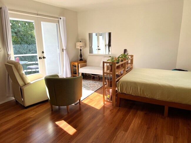 Prior tenant's great use of space - 2330 Malcolm Ave