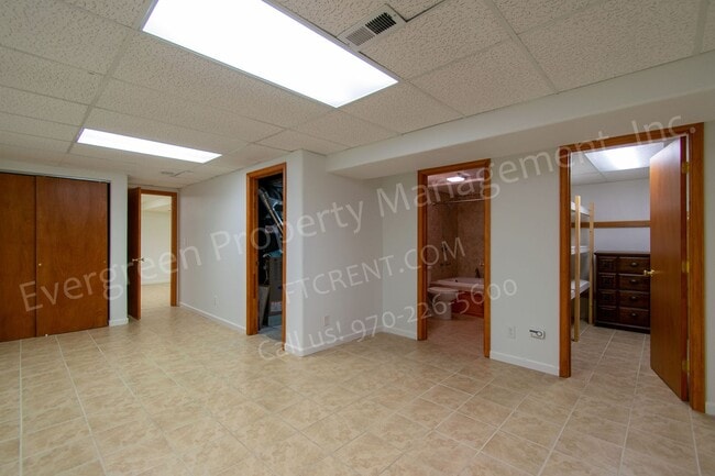 Building Photo - 2302 Turquoise St