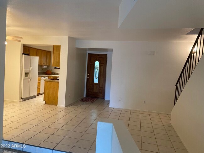 Building Photo - 2312 W Lindner Ave