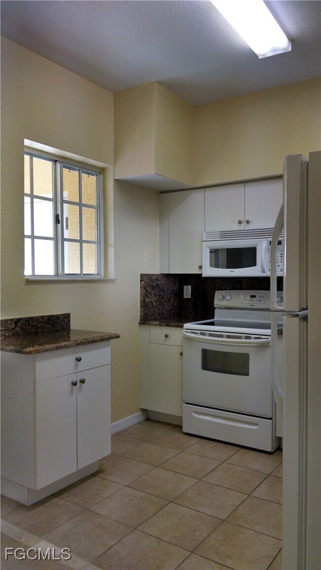 Building Photo - 8416 Bernwood Cove Loop