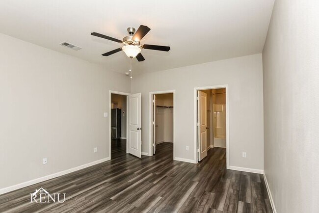 Building Photo - 1309 Escondido Dr