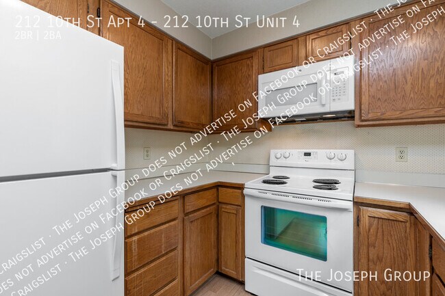 Building Photo - 212 10th St