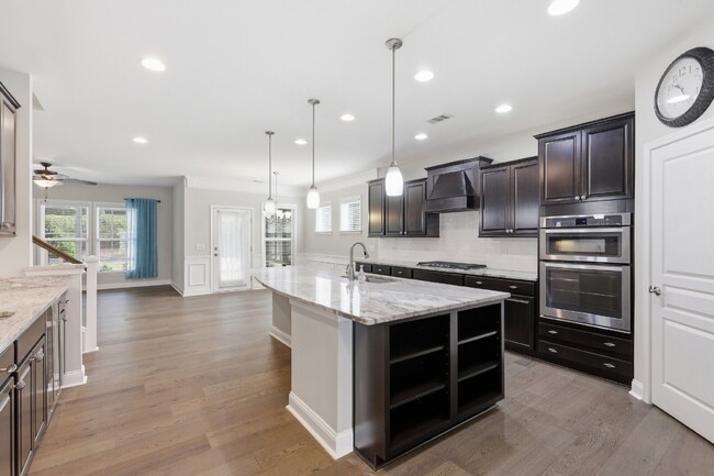 Building Photo - 686 Northlake Blvd