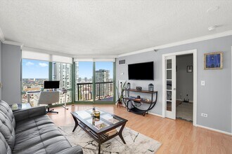 Building Photo - 111 W Maple St