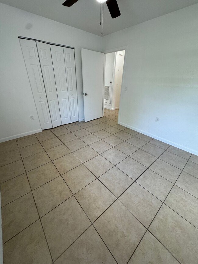 Building Photo - 1643 NE 70th St