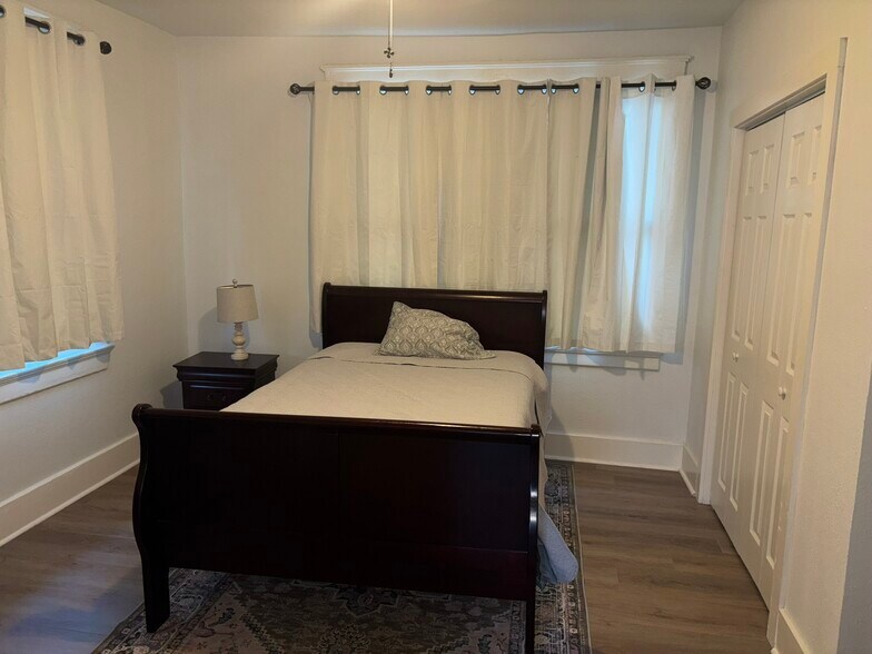 Building Photo - 2427 Peniston St