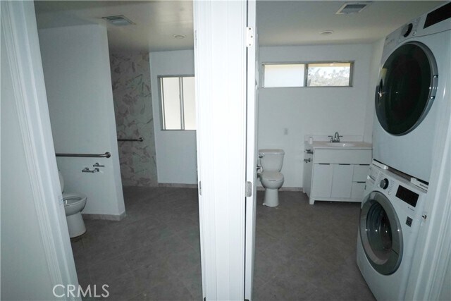 Building Photo - 33716 Hubbard Rd