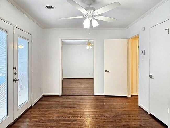 Building Photo - 4414 Gardendale Dr