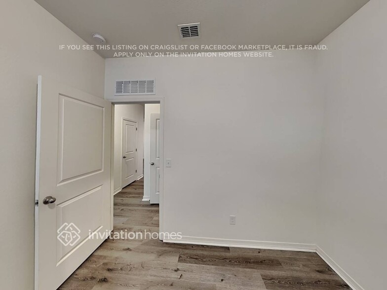 Building Photo - 218 N 201st Ave