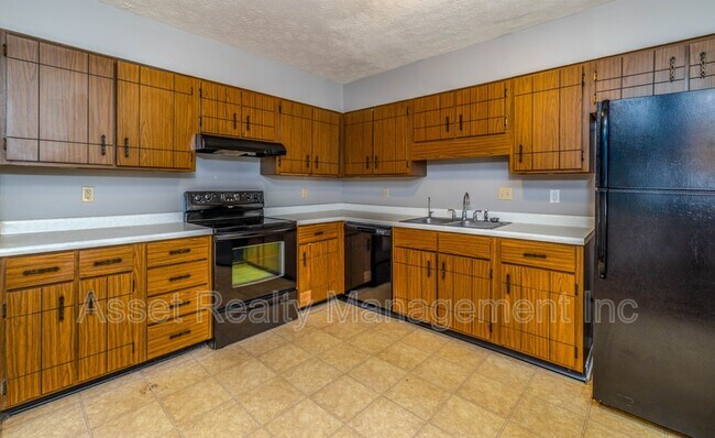 Building Photo - 9104 Woodpark Ln NW