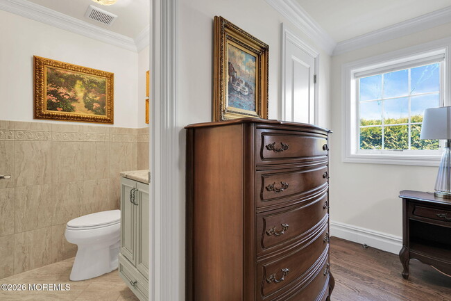 Building Photo - 606 North Blvd