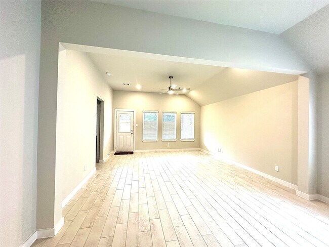 Building Photo - 15718 Telge Rdg Ln