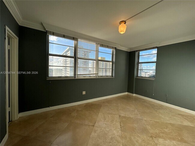 Building Photo - 5825 Collins Ave