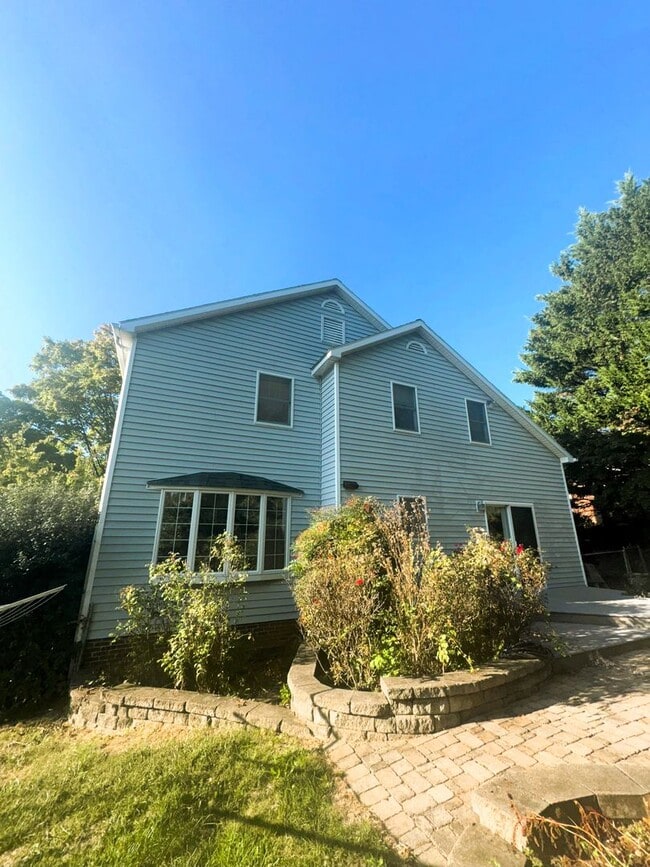 Building Photo - Single Family Home in Harrisonburg