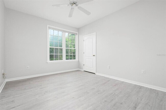 Building Photo - 4126 Central Sarasota Pkwy